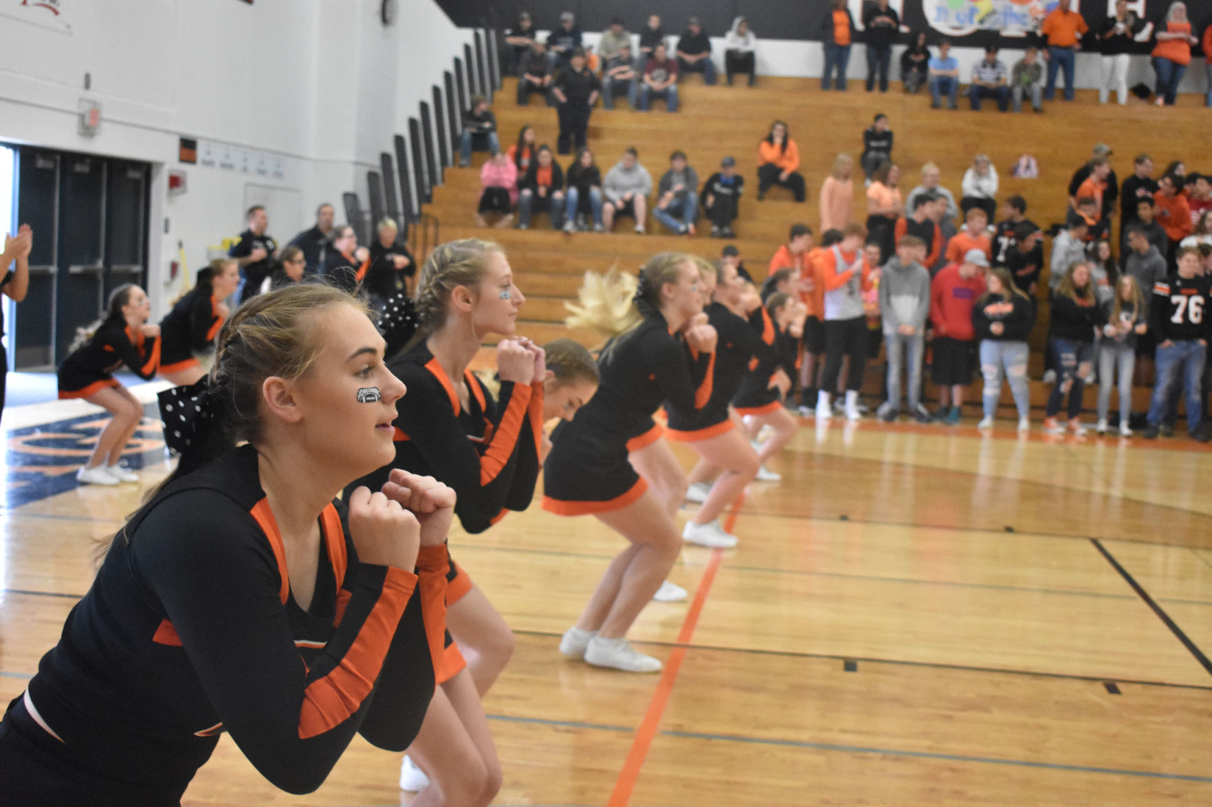 Portage High cheerleaders